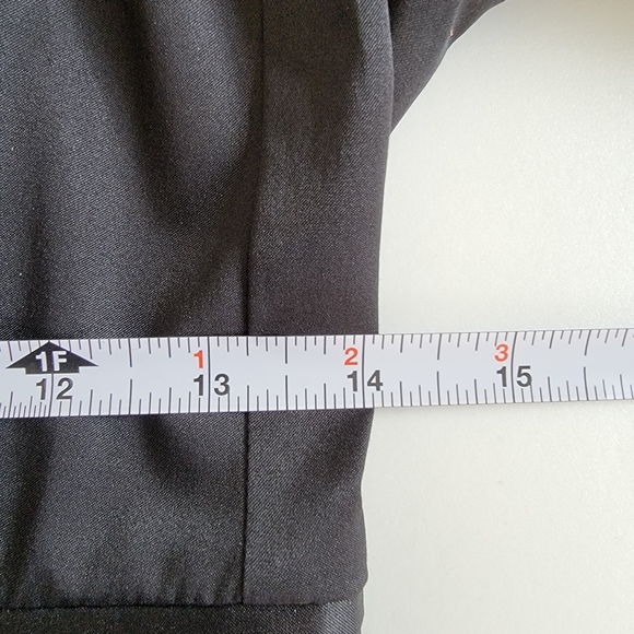 Nuna Lie Black Satin Short Blazer - Picture 11 of 13